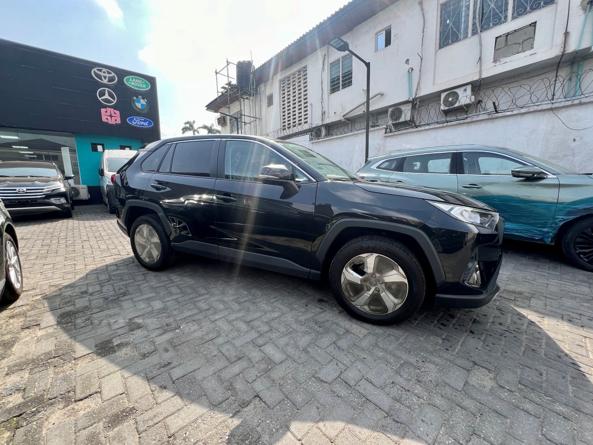 Toyota RAV4 XLE For Sale In Lagos