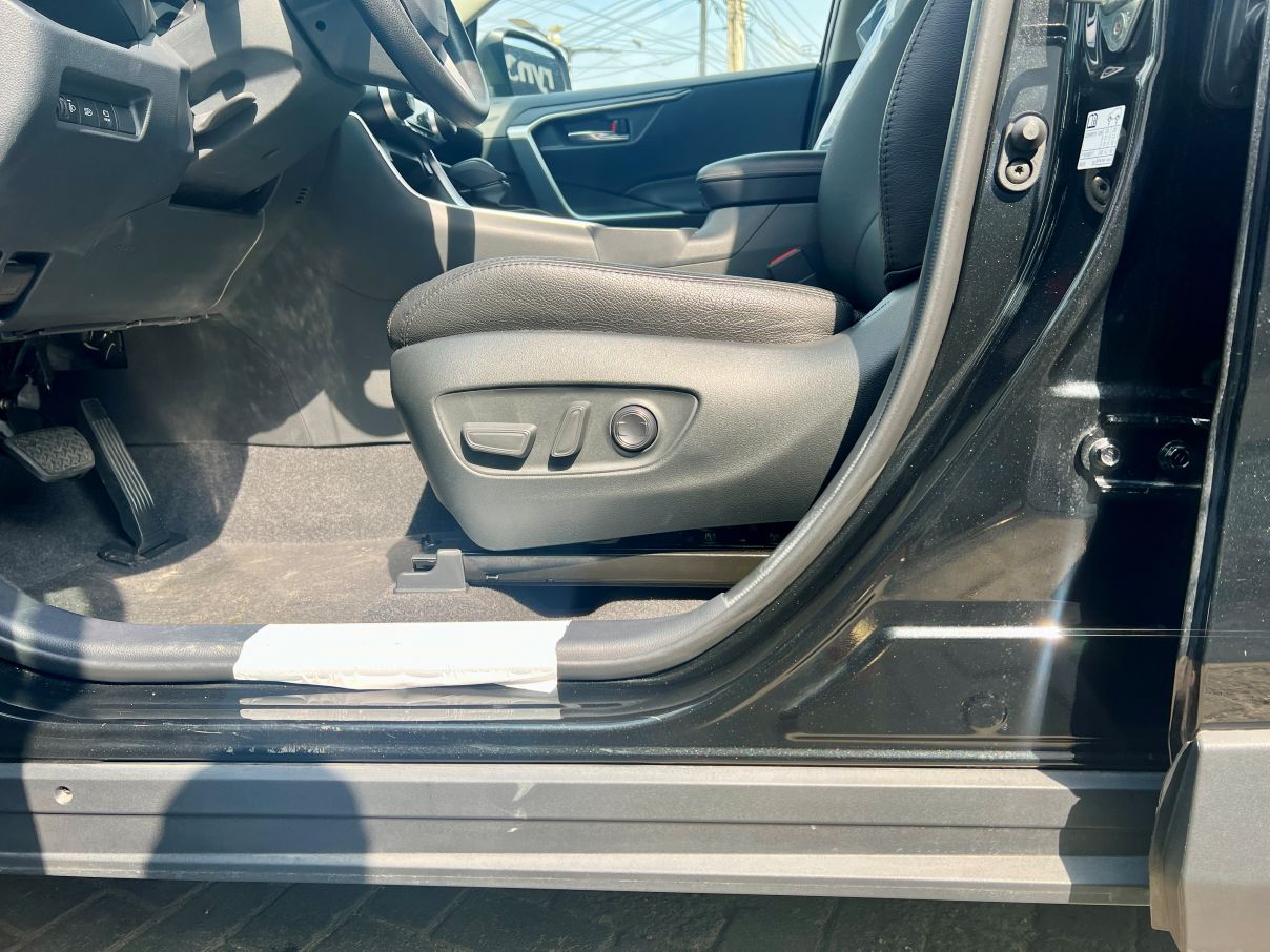 Toyota RAV4 XLE For Sale In Lagos