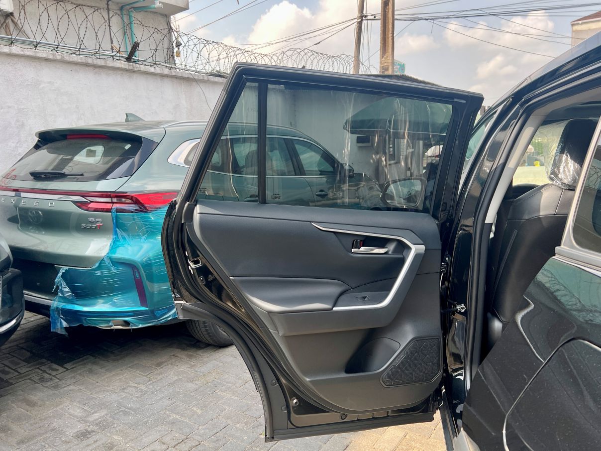Toyota RAV4 XLE For Sale In Lagos