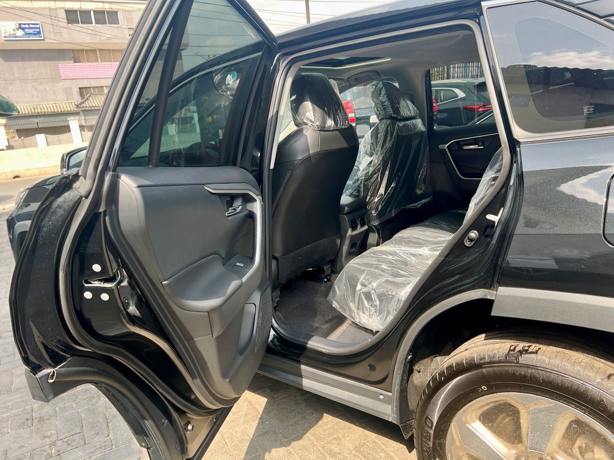 Toyota RAV4 XLE For Sale In Lagos
