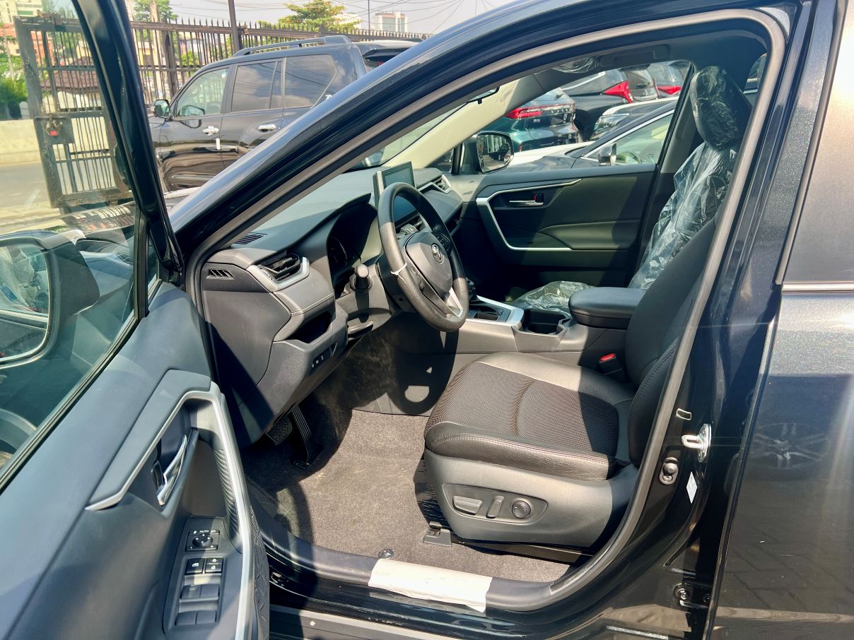 Toyota RAV4 XLE For Sale In Lagos
