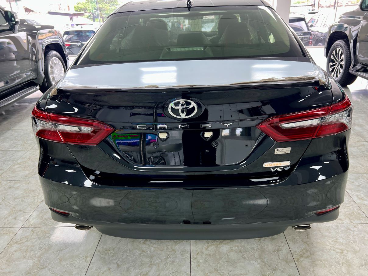 Toyota Camry V6