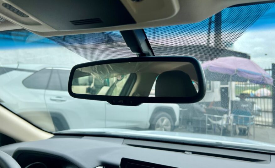 Toyota Camry XLE