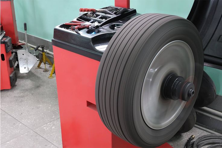 The Difference Between Wheel Alignment and Tire Balancing