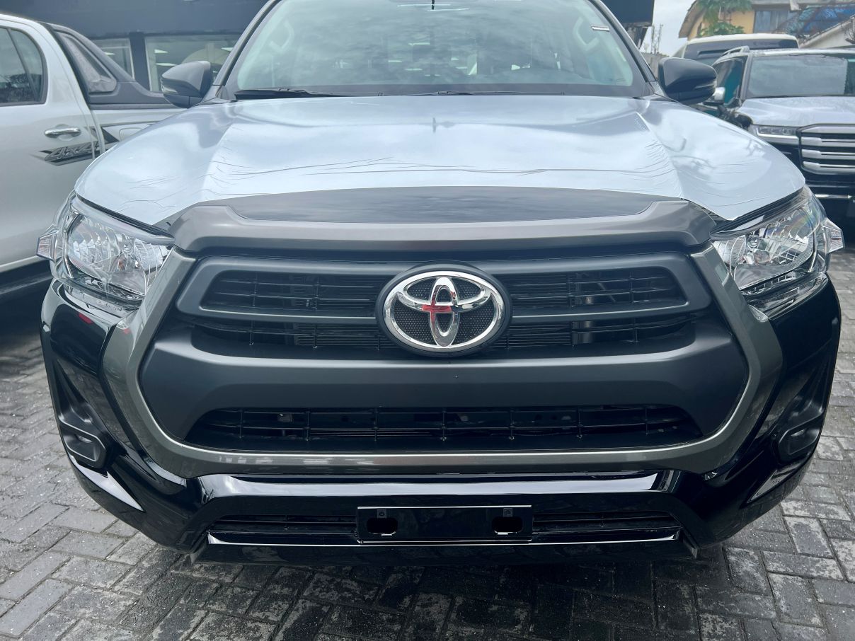 Toyota Hilux 2.7L For Sale In Lagos, Nigeria