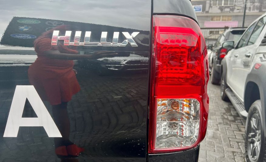 Toyota Hilux 2.7L For Sale In Lagos, Nigeria