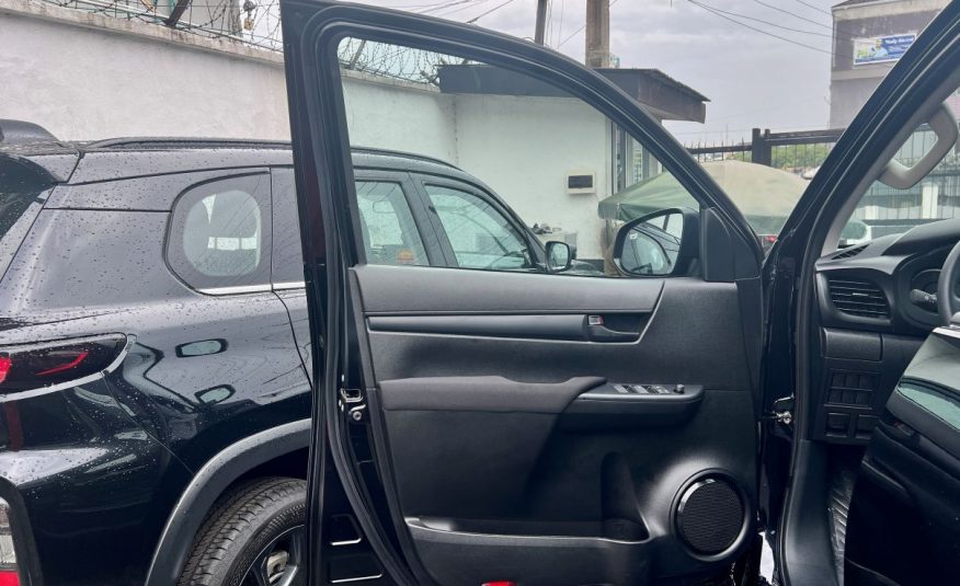 Toyota Hilux 2.7L For Sale In Lagos, Nigeria