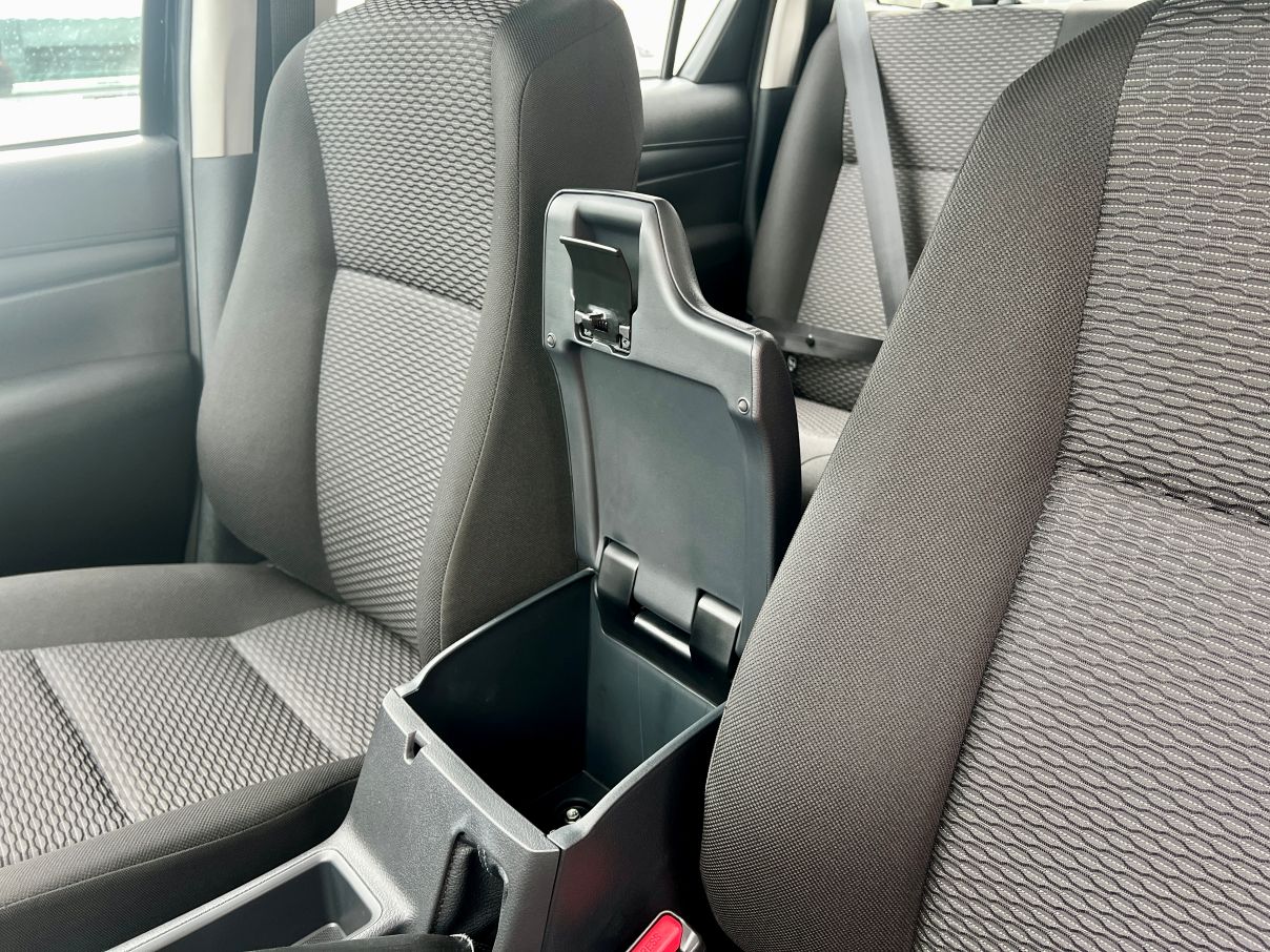 Toyota Hilux 2.7L For Sale In Lagos, Nigeria