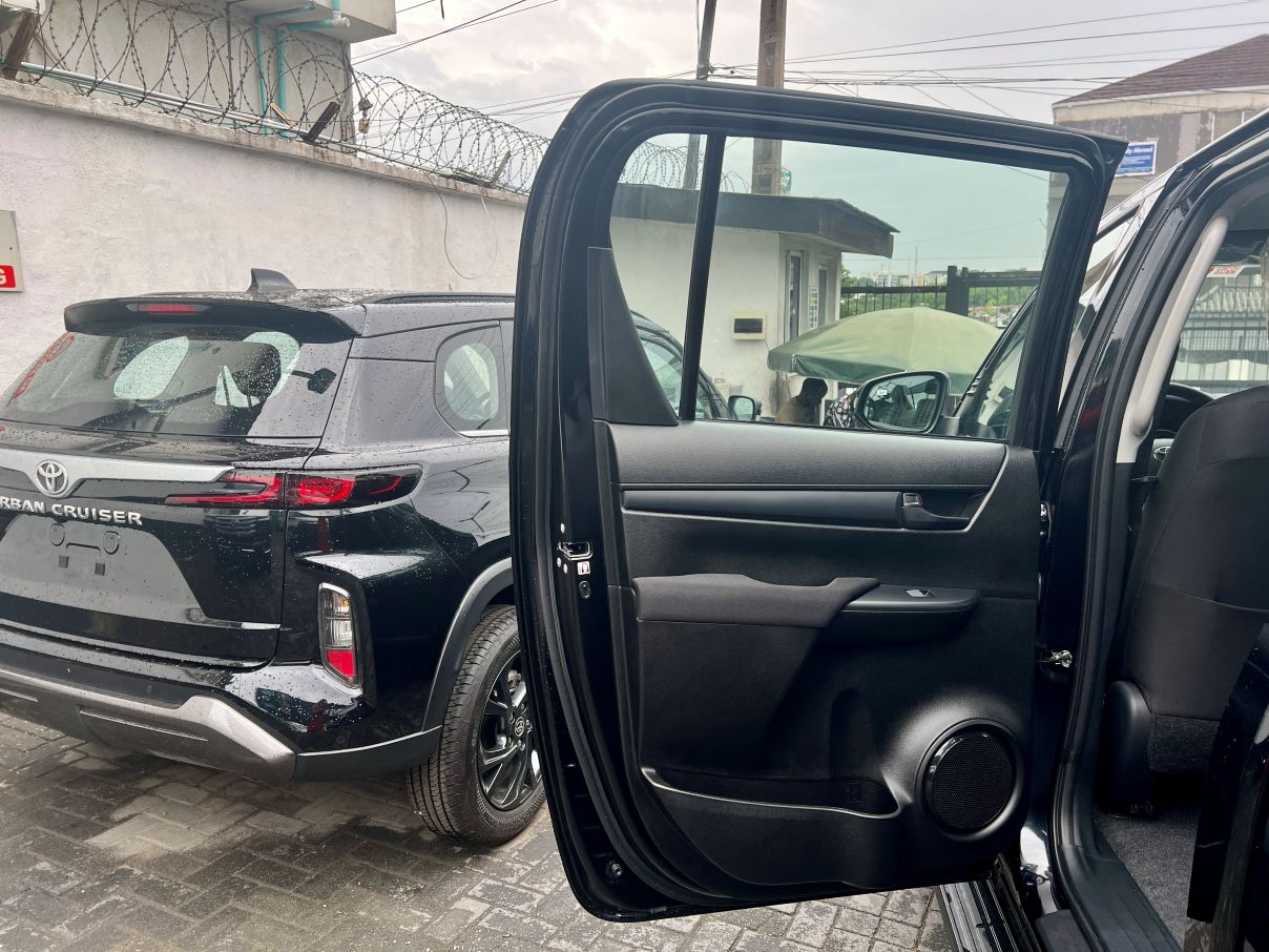 Toyota Hilux 2.7L For Sale In Lagos, Nigeria