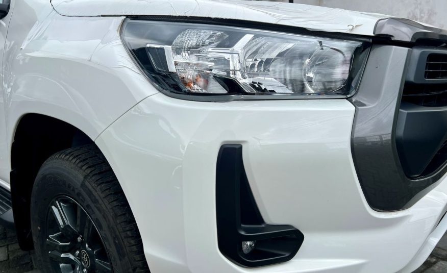 Toyota Hilux 2.7L