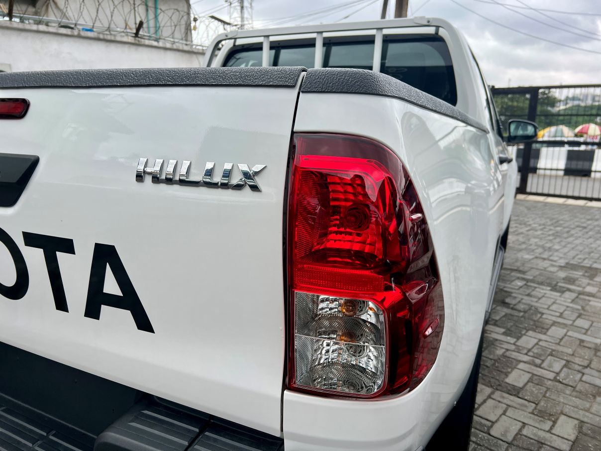 Toyota Hilux 2.7L