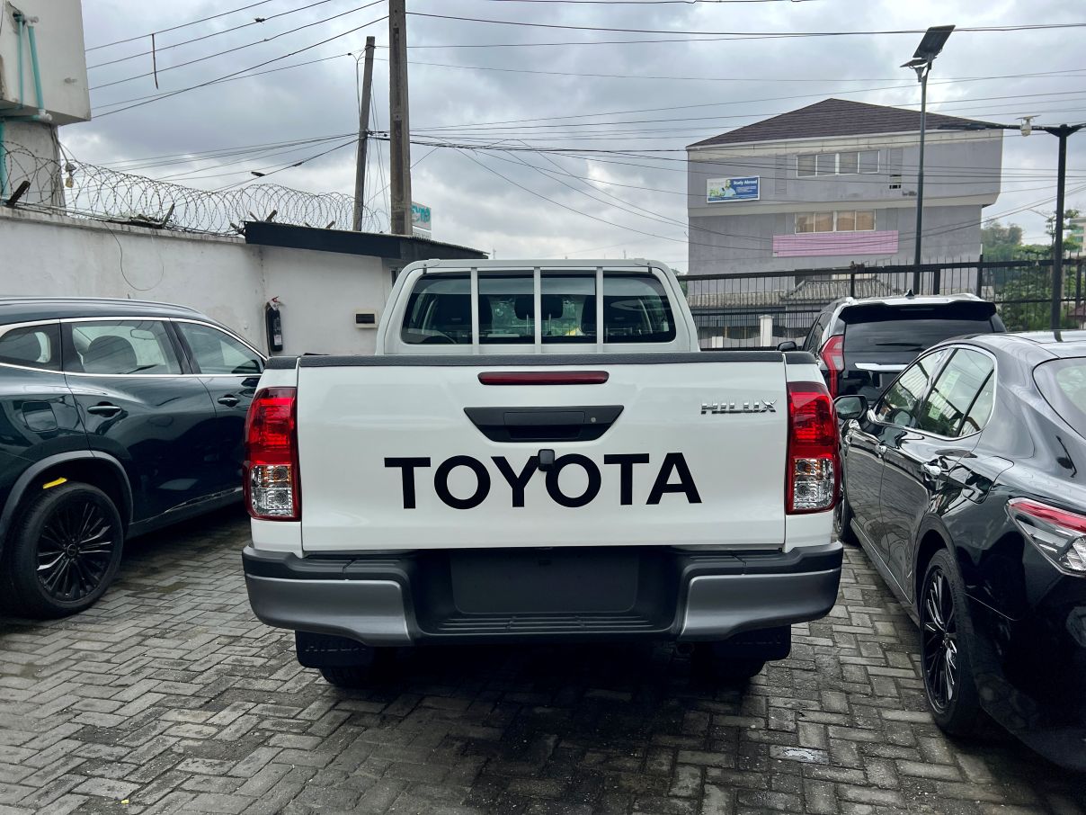 Toyota Hilux 2.7L