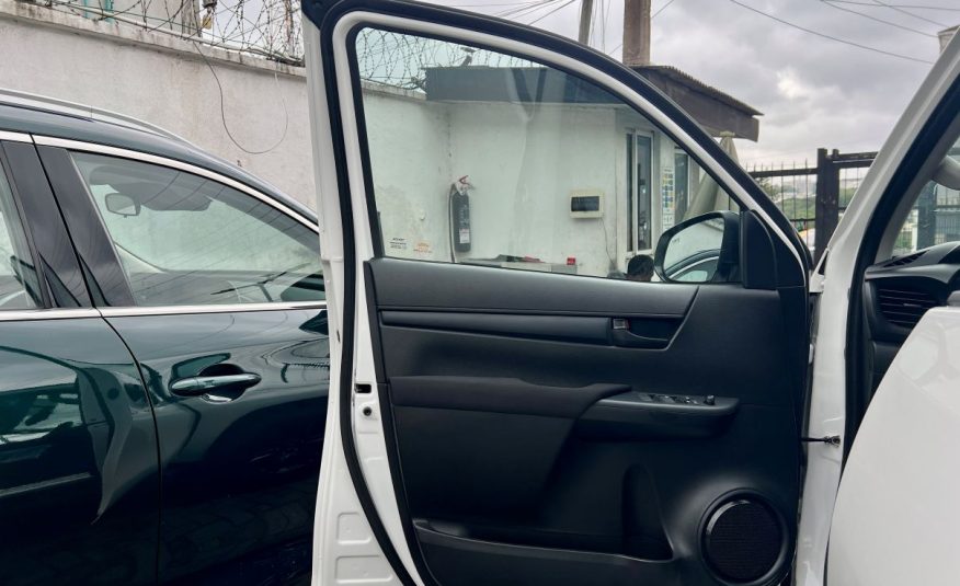 Toyota Hilux 2.7L