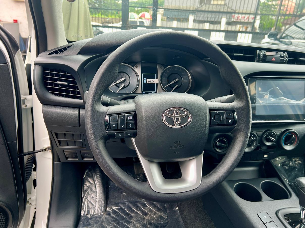 Toyota Hilux 2.7L