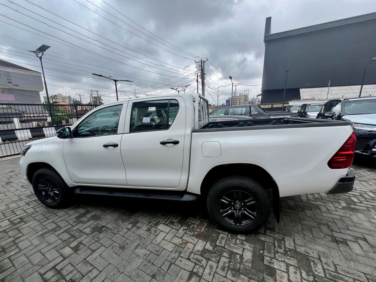Toyota Hilux 2.7L