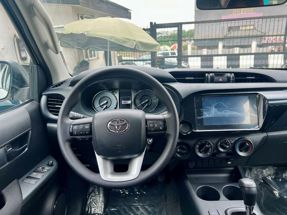 Toyota Hilux 2.7L