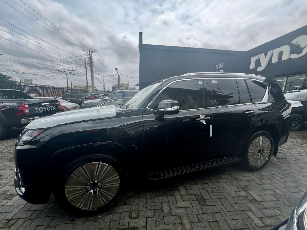 Lexus LX 600 Signature
