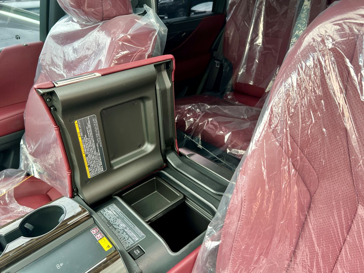 Lexus LX 600 Signature