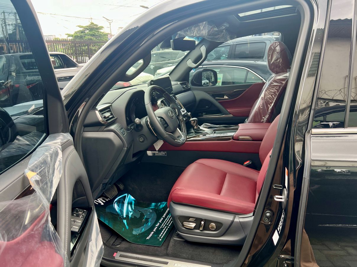 Lexus LX 600 Signature