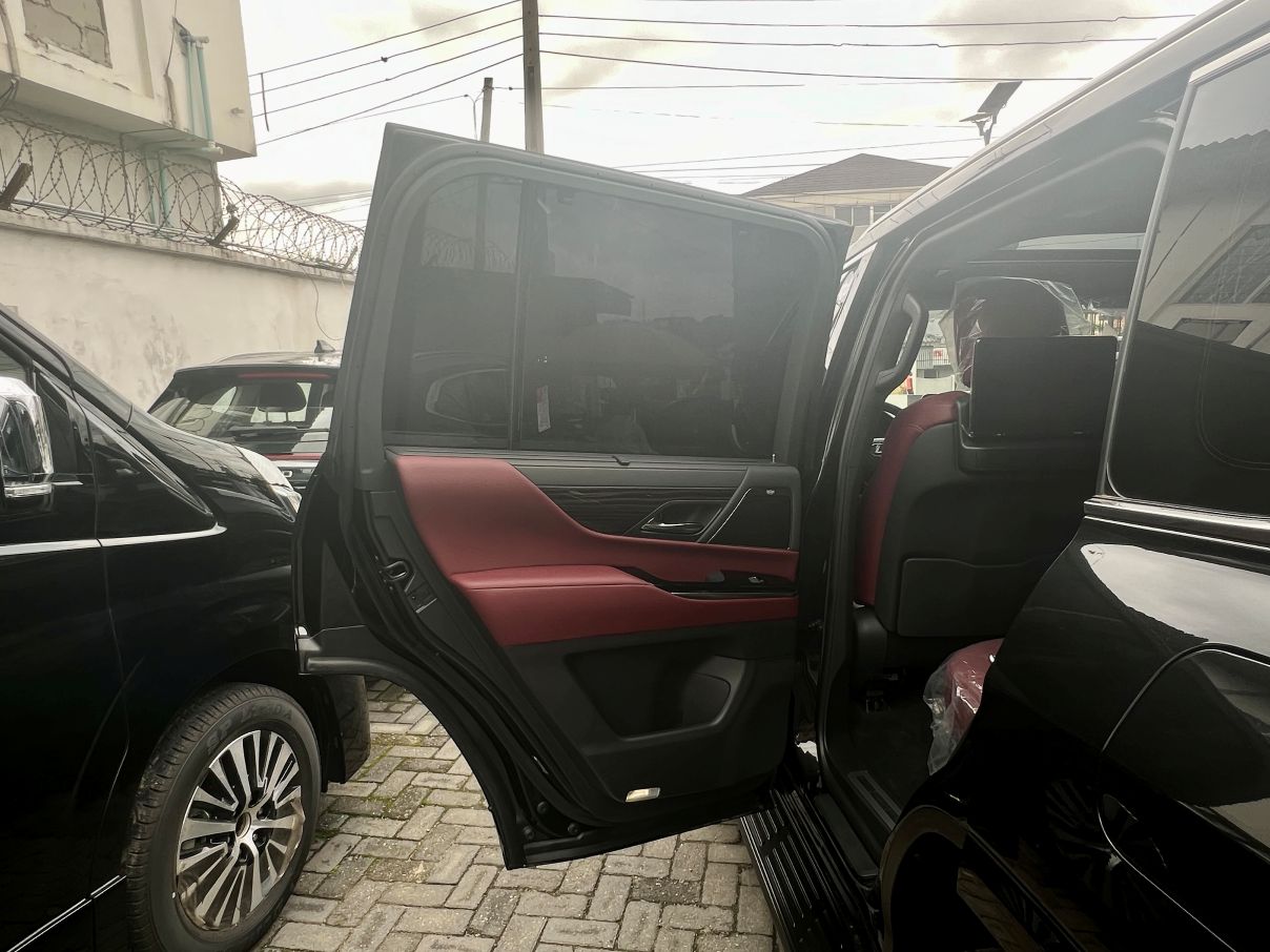 Lexus LX 600 Signature