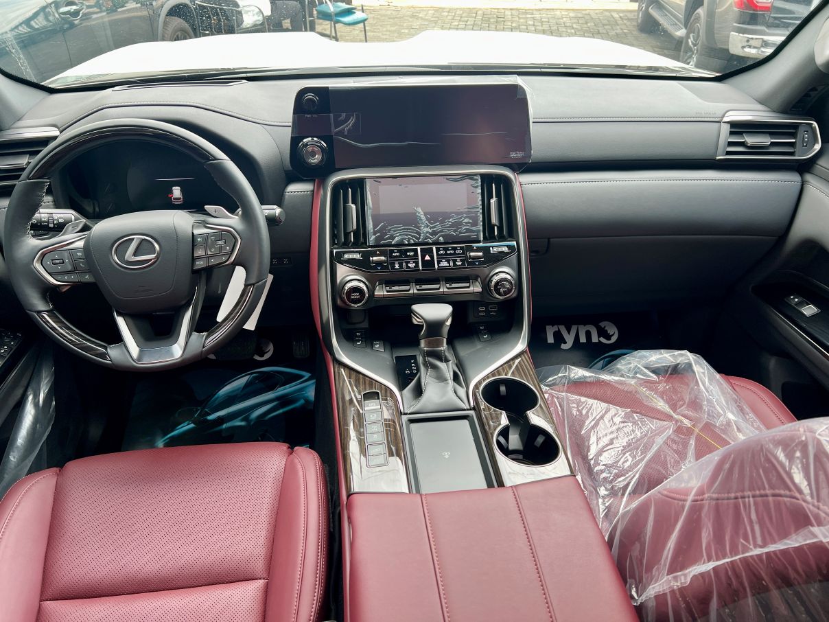 Lexus LX 600 Signature
