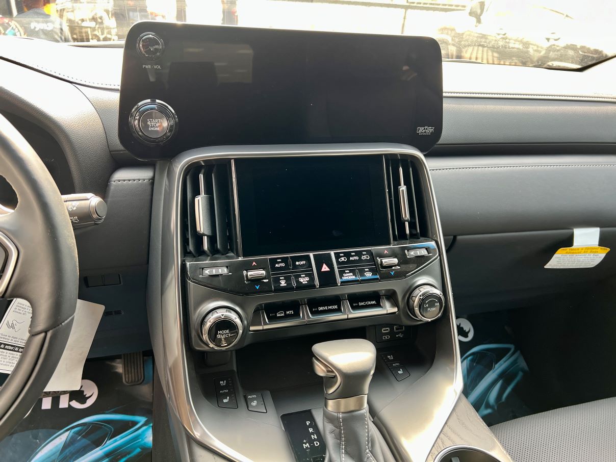 Lexus LX 600 Signature
