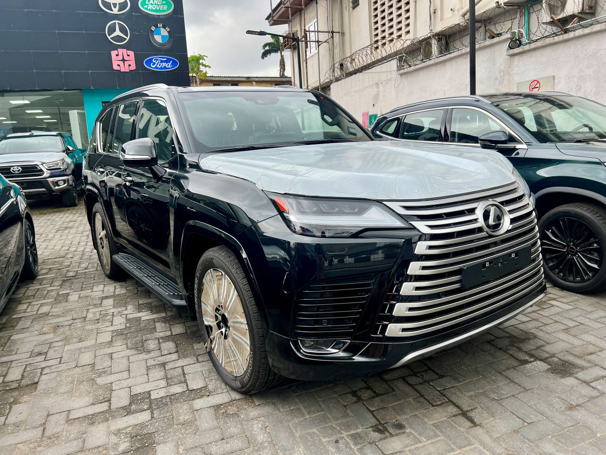 Lexus LX 600 Signature