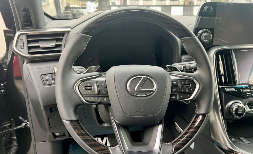Lexus LX 600 Signature