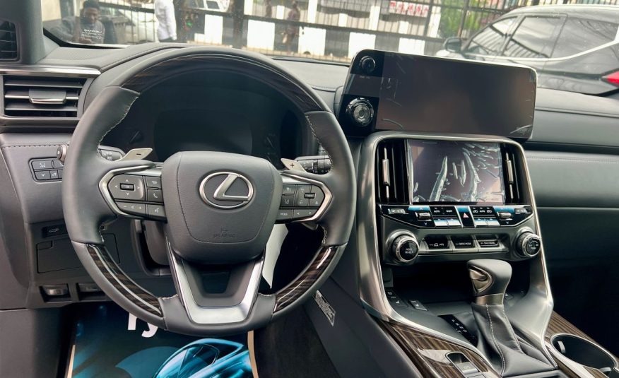 Lexus LX 600 Signature