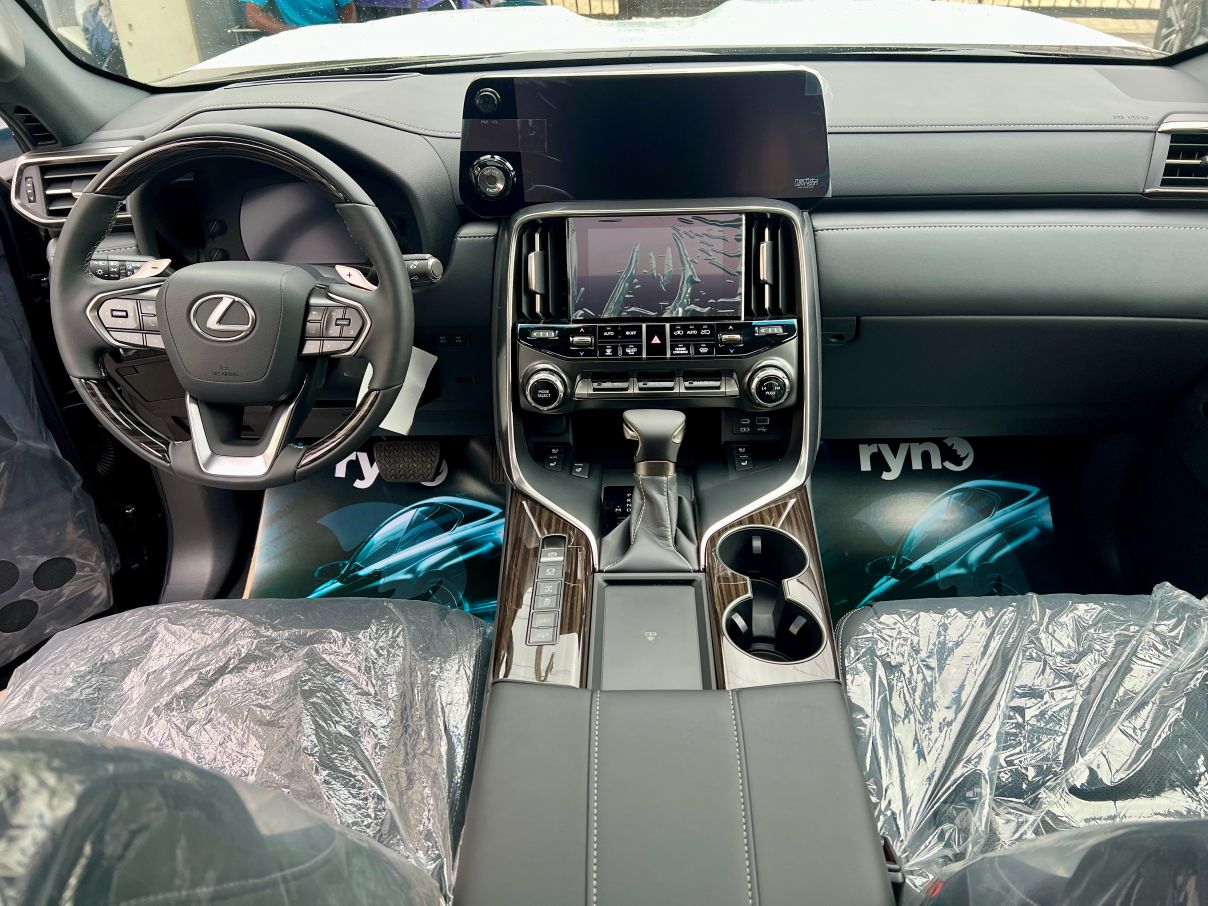 Lexus LX 600 Signature