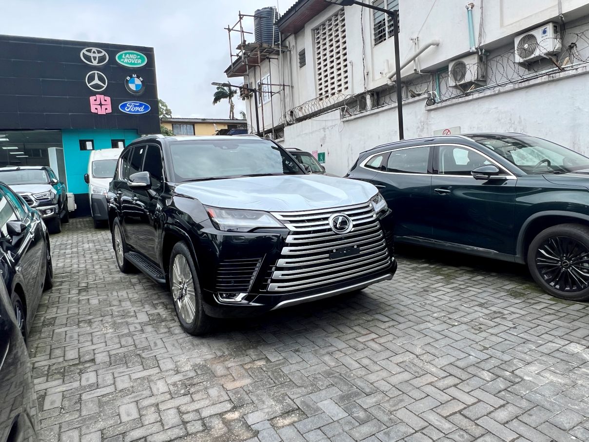 Lexus LX 600 VIP