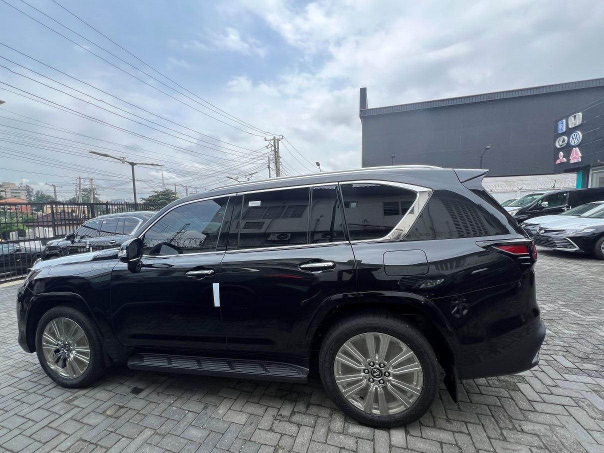 Lexus LX 600 VIP