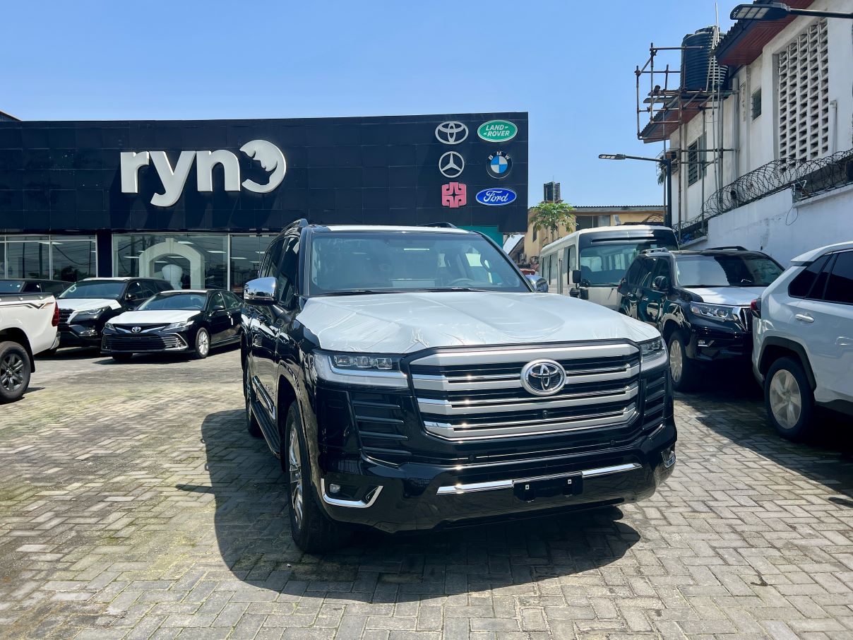 Toyota Land Cruiser VXR 3.5L