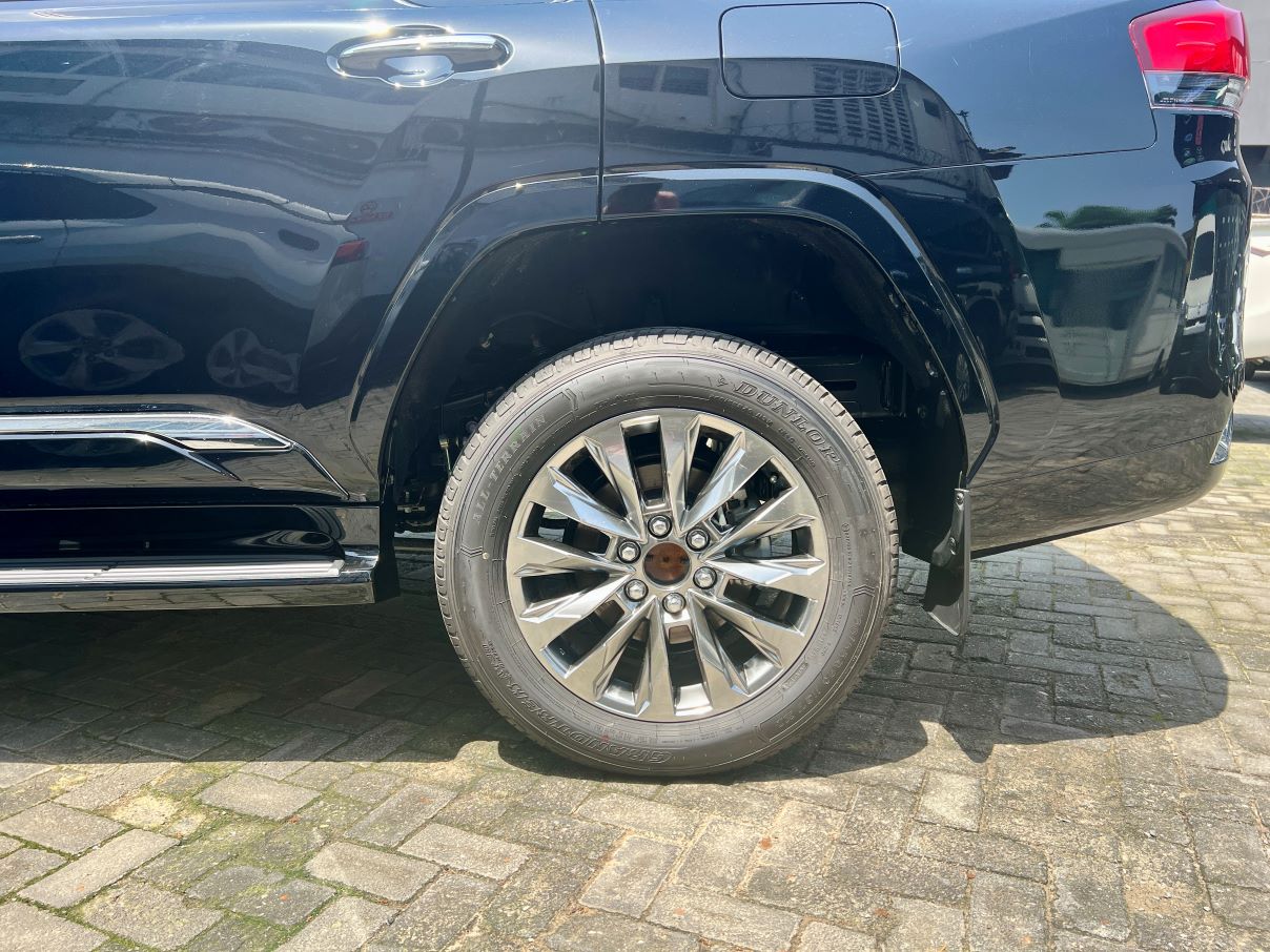 Toyota Land Cruiser VXR 3.5L