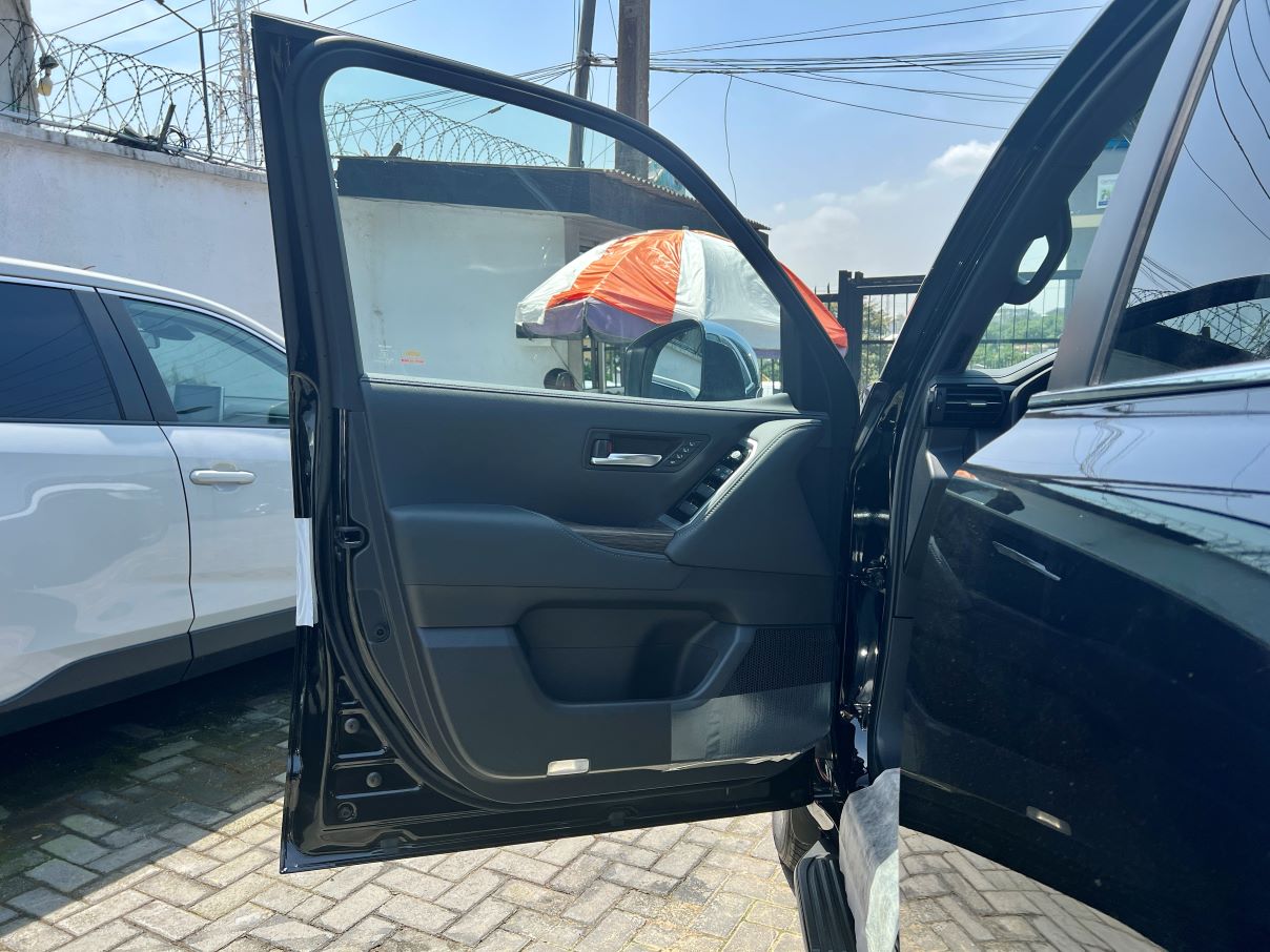 Toyota Land Cruiser VXR 3.5L