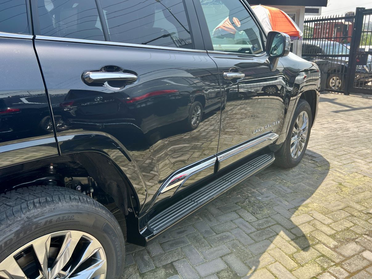 Toyota Land Cruiser VXR 3.5L