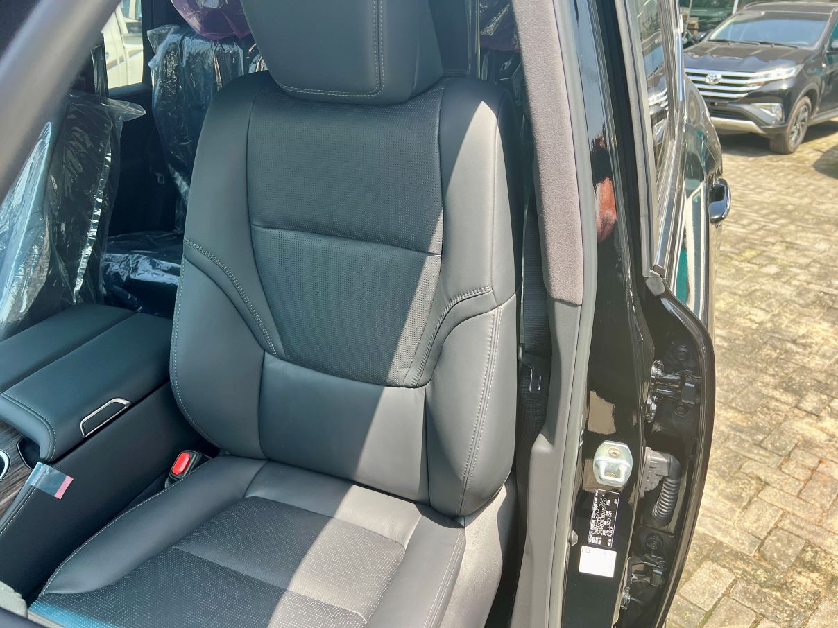 Toyota Land Cruiser VXR 3.5L