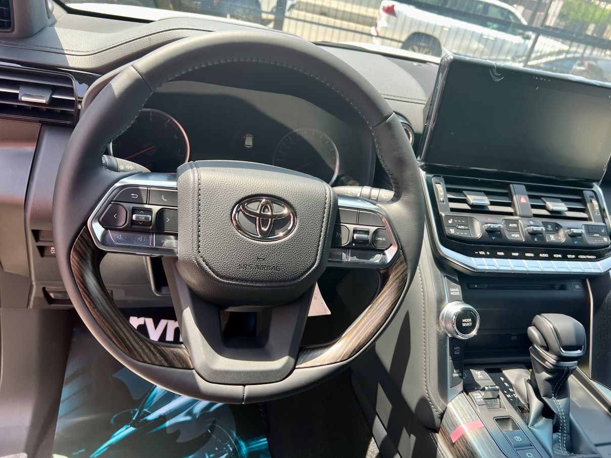 Toyota Land Cruiser VXR 3.5L