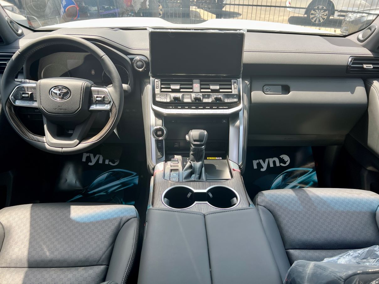 Toyota Land Cruiser VXR 3.5L