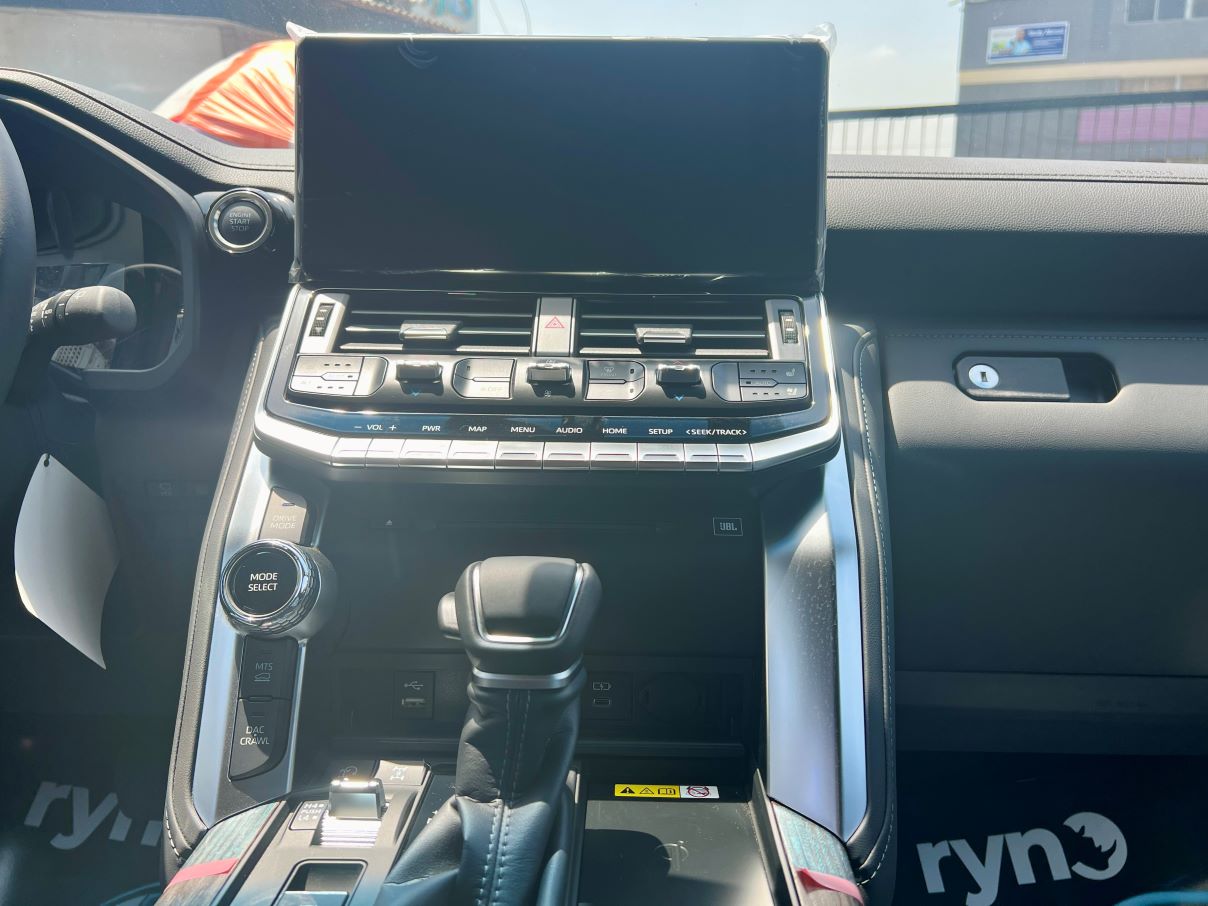 Toyota Land Cruiser VXR 3.5L