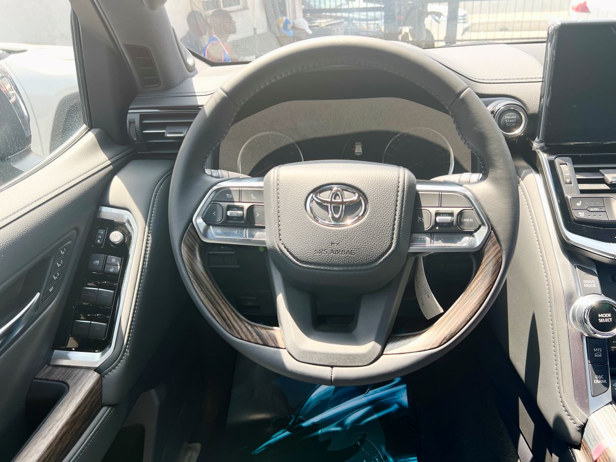 Toyota Land Cruiser VXR 3.5L