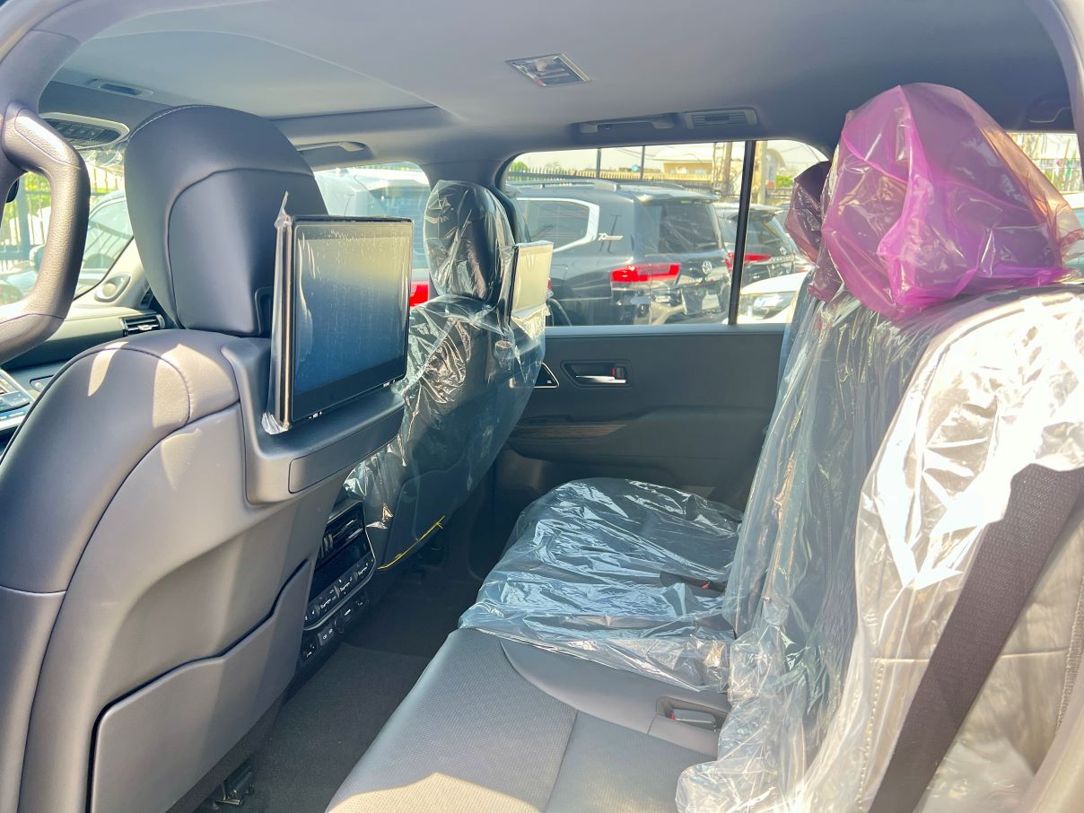 Toyota Land Cruiser VXR 3.5L