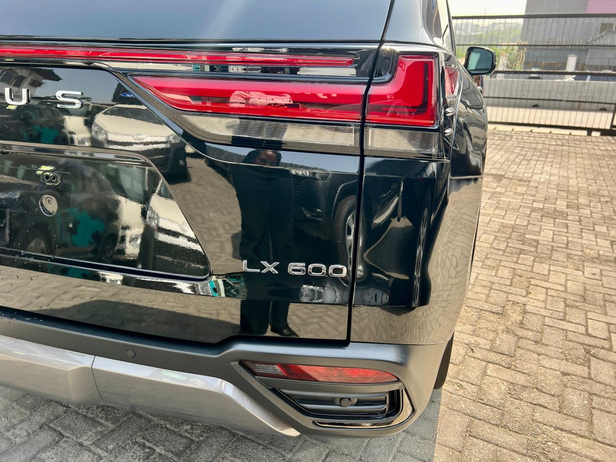 Lexus LX 600 Signature