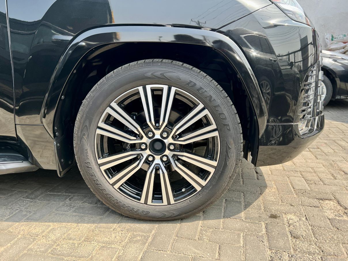 Lexus LX 600 Signature