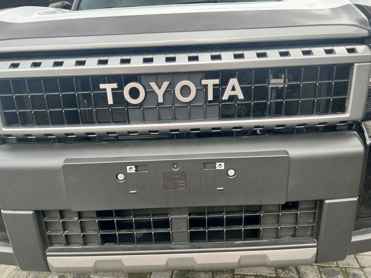 Toyota Land Cruiser Prado Limited 2.7L