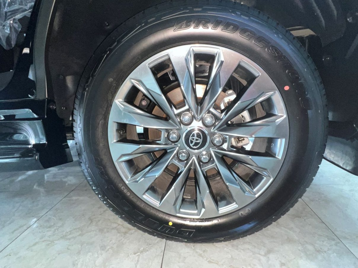 Toyota Land Cruiser 300 VX