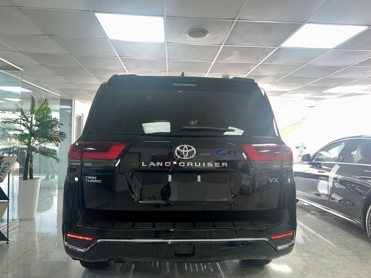 Toyota Land Cruiser 300 VX