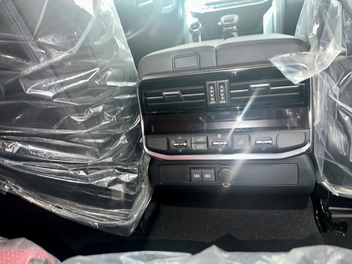 Toyota Land Cruiser 300 VX