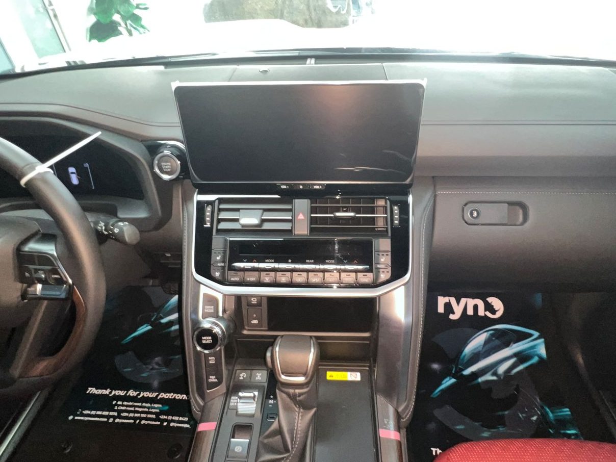 Toyota Land Cruiser 300 VX