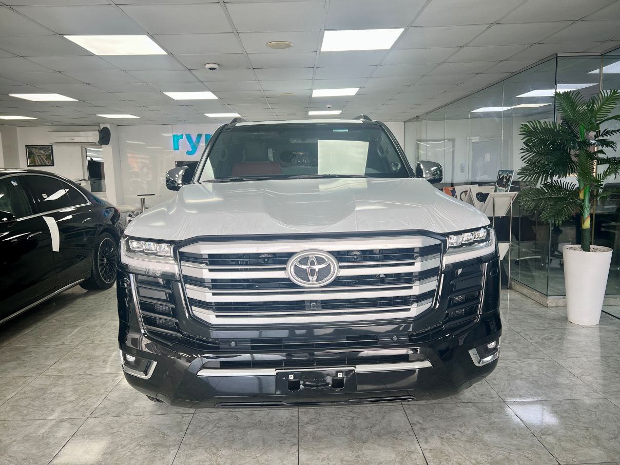 Toyota Land Cruiser 300 VX